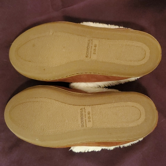 Moccasin slippers - Picture 3 of 4